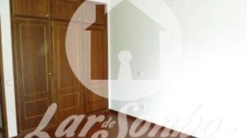 Apartamento T3 para Venda em Poiares (Santo Andre)