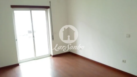 Apartamento T3 para Venda em Poiares (Santo Andre)