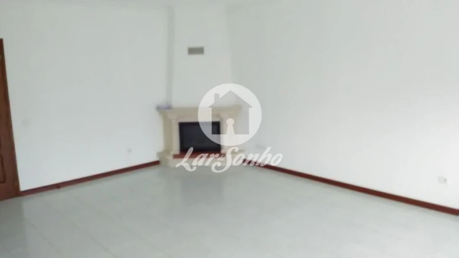 Apartamento T3 para Venda em Poiares (Santo Andre) Foto 4