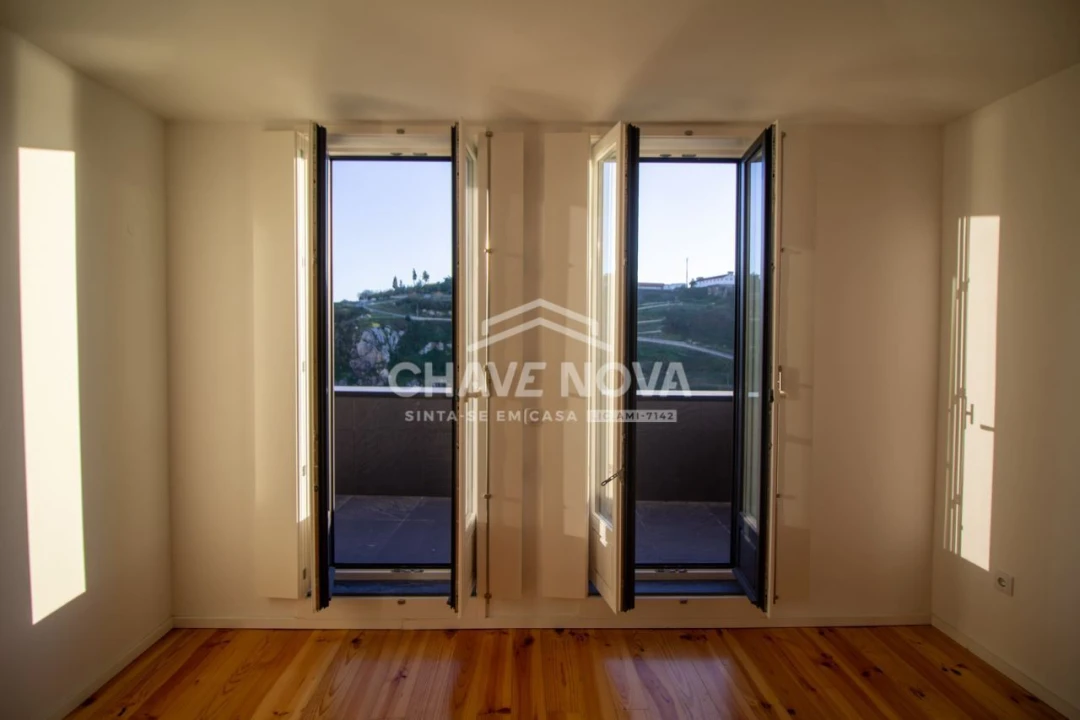 Apartamento T2 para Venda em Cedofeita, Santo Ildefonso, Sé, Miragaia, São Nicolau e Vitória Foto 16