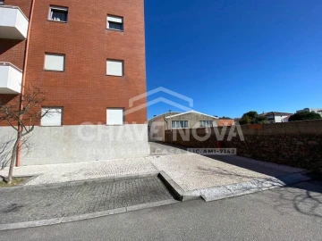 Armazém para Venda em Vila do Conde