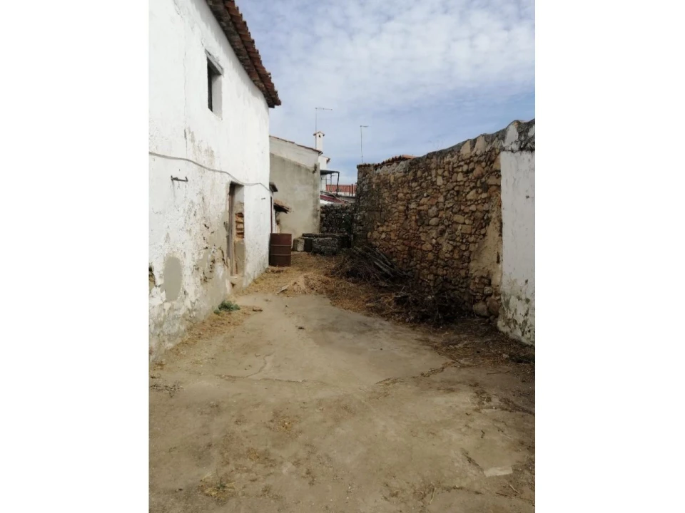 Moradia T3 para Venda em Alpalhão Foto 2