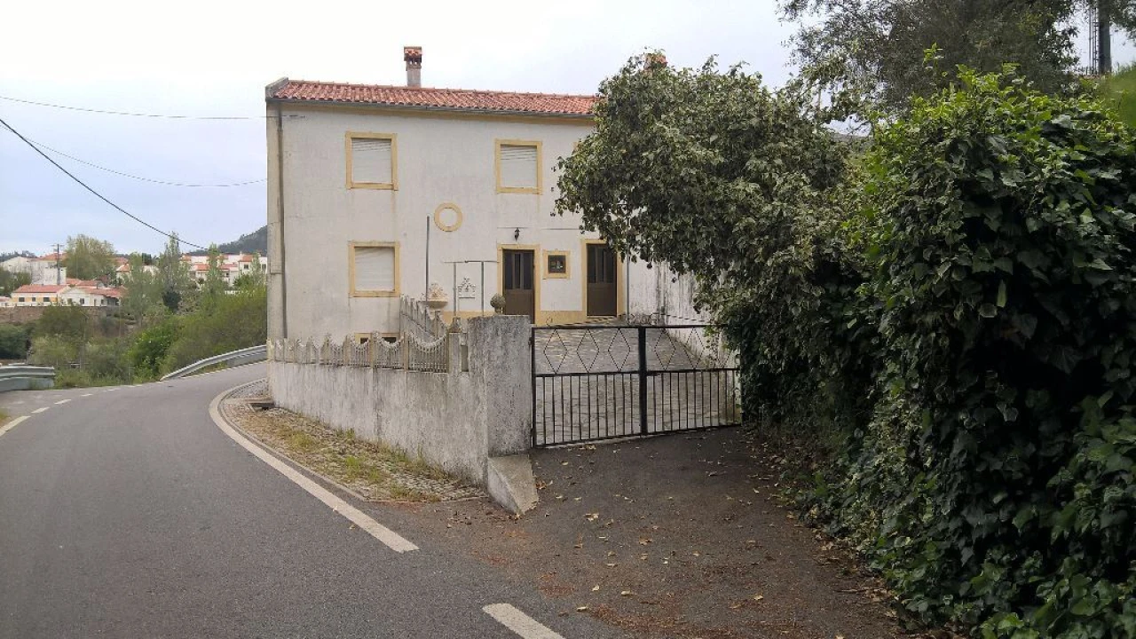 Moradia T4 para Venda em São Salvador da Aramenha Foto 2