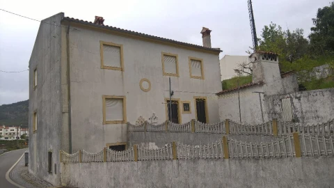 Moradia T4 para Venda em São Salvador da Aramenha