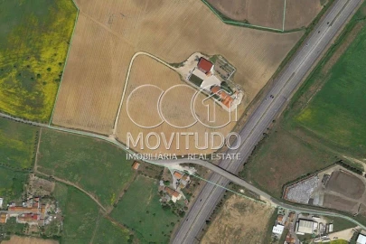 Terreno para Venda em Carregado e Cadafais