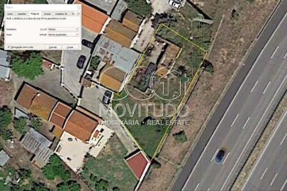 Terreno para Venda em Carregado e Cadafais