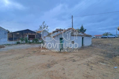 Terreno para Venda em Carregado e Cadafais