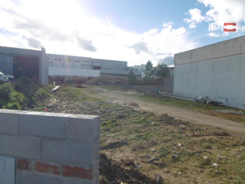 Terreno Comércio / Armazém para Arrendamento em Seiça Foto 5