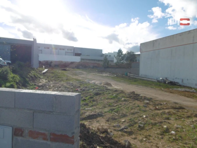 Terreno Comércio / Armazém para Arrendamento em Seiça Foto 5