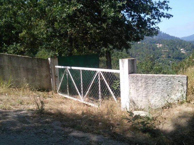 Terreno Misto para Venda em Louredo Foto 14