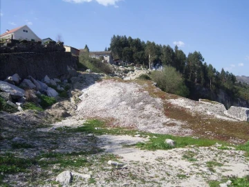 Terreno P/ Prédio para Venda em Povoa de Lanhoso (N. Senhora do Amparo)