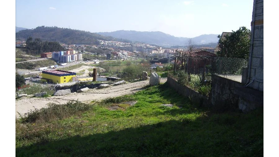 Terreno P/ Prédio para Venda em Povoa de Lanhoso (N. Senhora do Amparo)