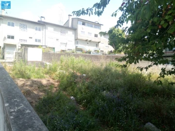 Terreno para Venda em Povoa de Lanhoso (N. Senhora do Amparo)