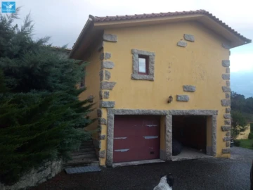 Moradia T4 para Venda em Fonte Arcada e Oliveira