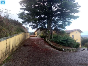 Moradia T4 para Venda em Fonte Arcada e Oliveira