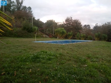 Moradia T4 para Venda em Fonte Arcada e Oliveira