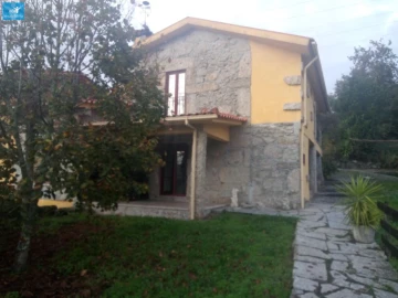 Moradia T4 para Venda em Fonte Arcada e Oliveira