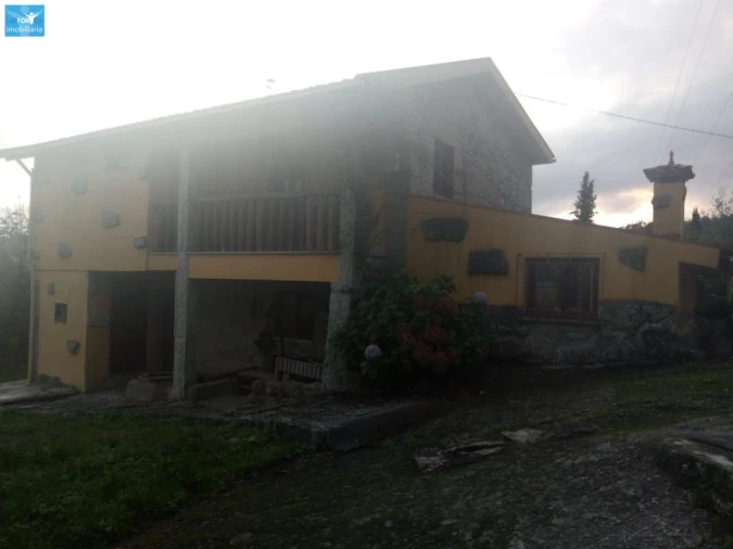 Moradia T4 para Venda em Fonte Arcada e Oliveira Foto 2