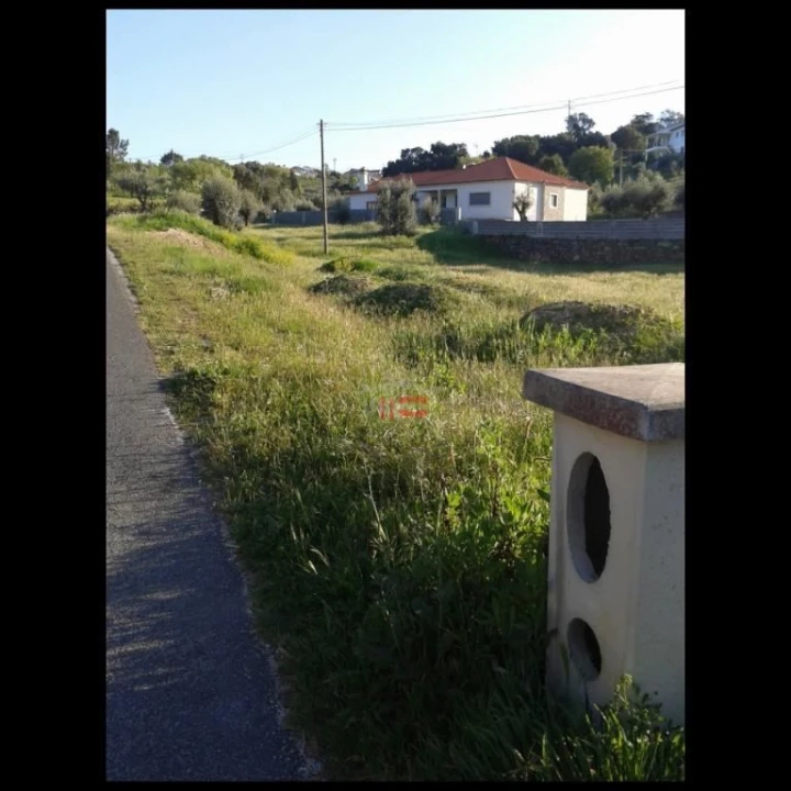 Terreno Misto para Venda em Atouguia Foto 2