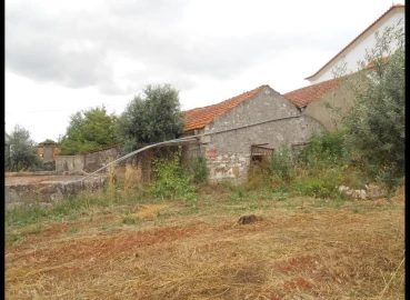 Moradia T6 para Venda em Nossa Senhora das Misericordias