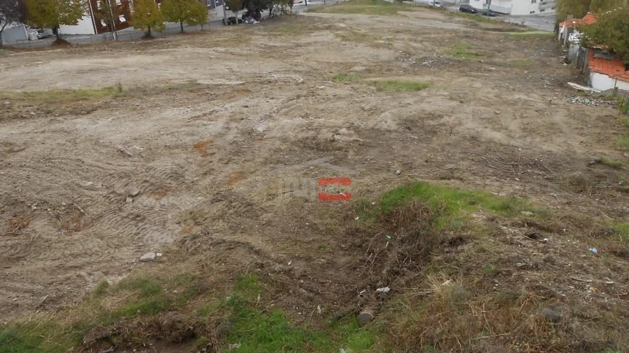 Terreno Misto para Venda em Covilhã e Canhoso