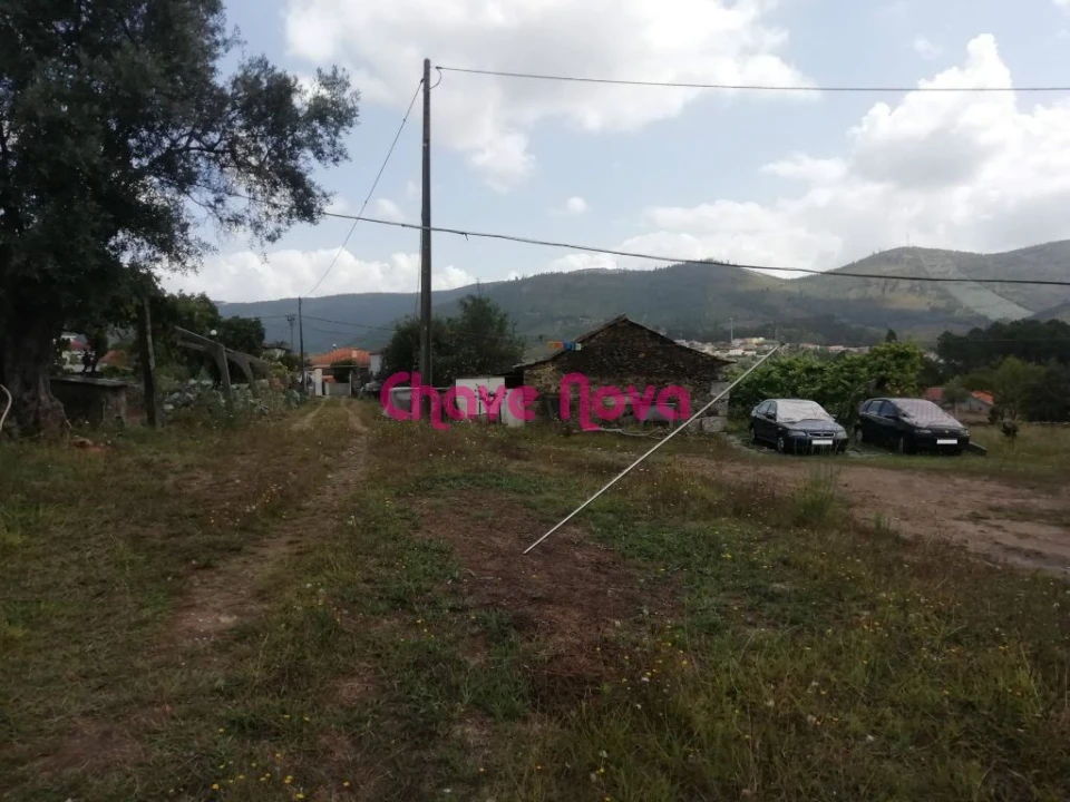 Terreno Misto para Venda em Fânzeres e São Pedro da Cova Foto 7