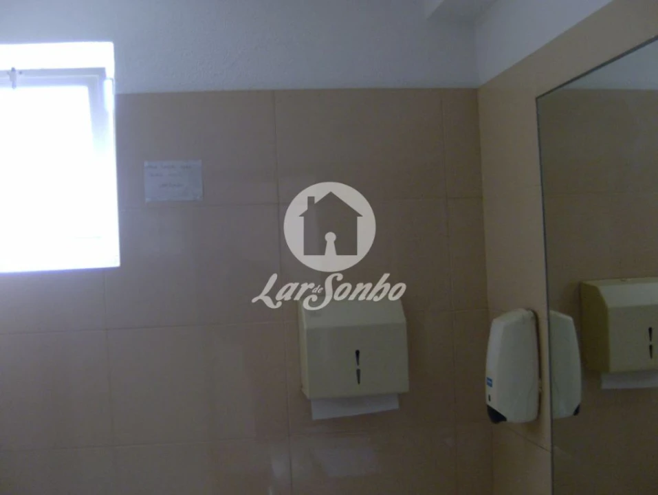 Loja para Trespasse em Santo Antonio dos Olivais Foto 16