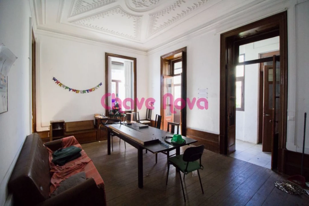 Moradia T6 para Venda em Paranhos Foto 7