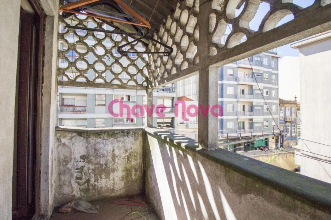 Moradia T6 para Venda em Paranhos Foto 19