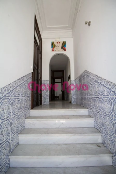 Moradia T6 para Venda em Paranhos