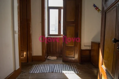 Moradia T6 para Venda em Paranhos