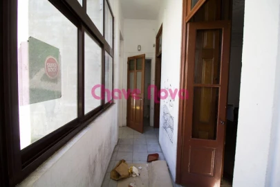 Moradia T6 para Venda em Paranhos