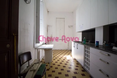 Moradia T6 para Venda em Paranhos