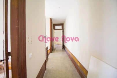 Moradia T6 para Venda em Paranhos