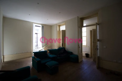 Moradia T6 para Venda em Paranhos