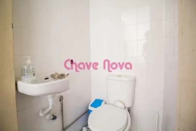 Moradia T6 para Venda em Paranhos