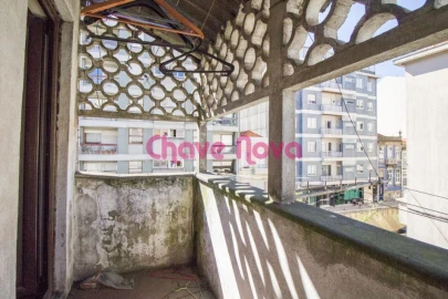 Moradia T6 para Venda em Paranhos