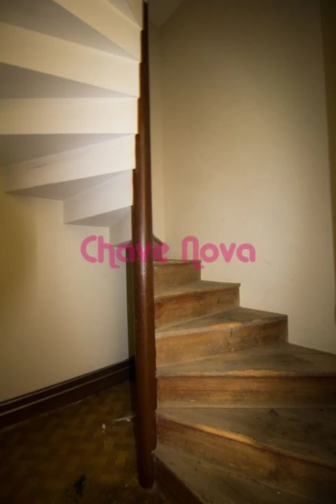 Moradia T6 para Venda em Paranhos