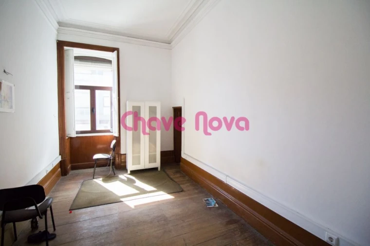 Moradia T6 para Venda em Paranhos Foto 11