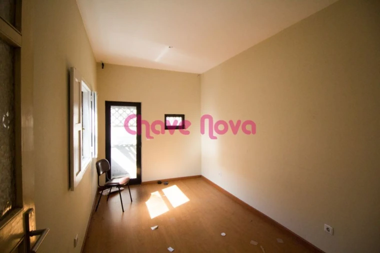 Moradia T6 para Venda em Paranhos Foto 18