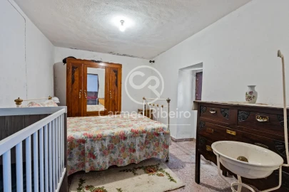 Moradia T1 para Venda em São Bento do Cortiço e Santo Estêvão