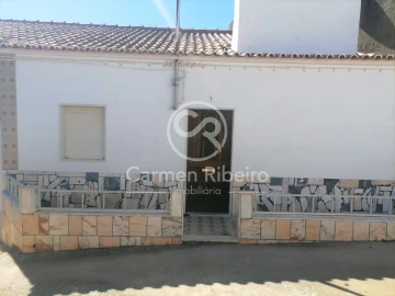 Moradia T1 para Venda em São Bento do Cortiço e Santo Estêvão