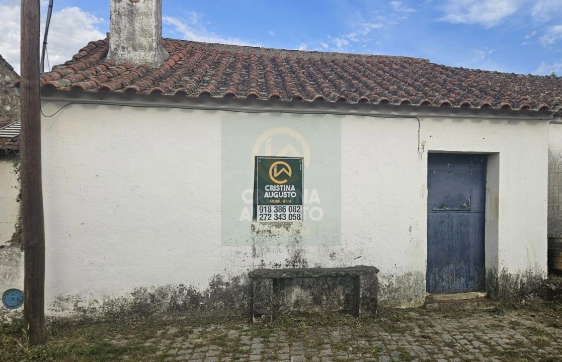 Moradia T1 para Venda em Sarzedas Foto 1