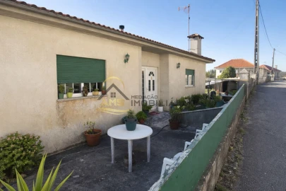 Moradia T2 para Venda em Ardegão, Arnozela e Seidões
