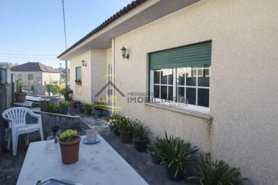 Moradia T2 para Venda em Ardegão, Arnozela e Seidões