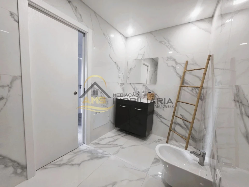 Apartamento T3 para Venda em Sebal e Belide Foto 16