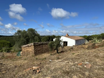 Moradia T2 para Venda em Bensafrim e Barão de São João