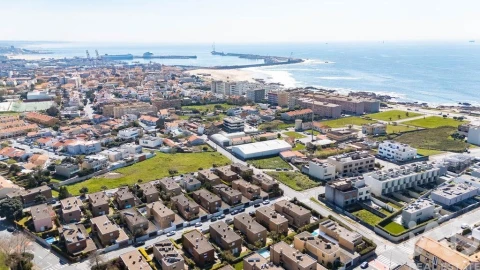 Moradia T6 para Arrendamento em Matosinhos e Leça da Palmeira