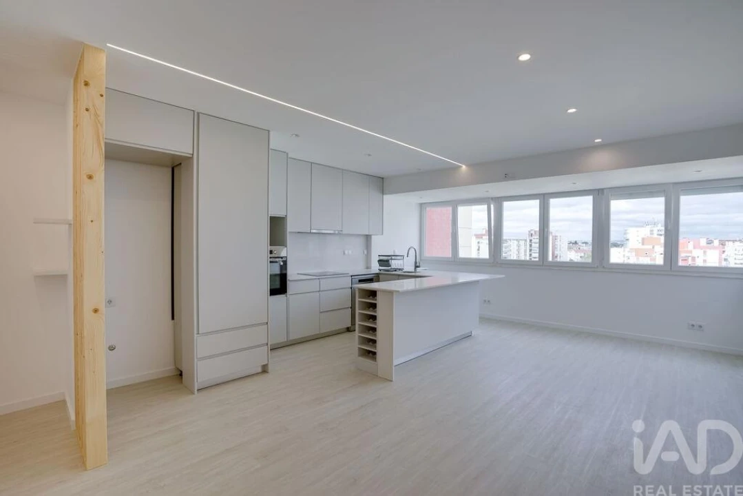 Apartamento T3 para Venda em Olivais Foto 2