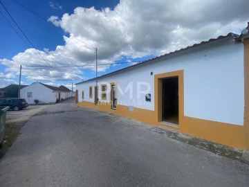 Moradia T3 para Venda em Almoster